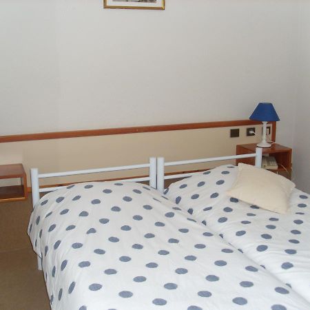 Hotel Cartusia Sarcenas Екстериор снимка