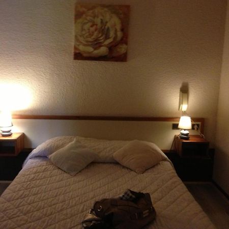Hotel Cartusia Sarcenas Екстериор снимка