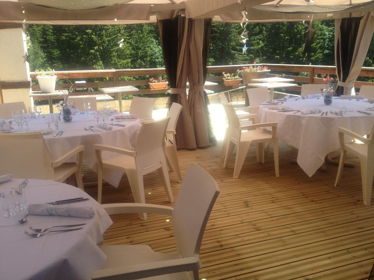 Hotel Cartusia Sarcenas Екстериор снимка